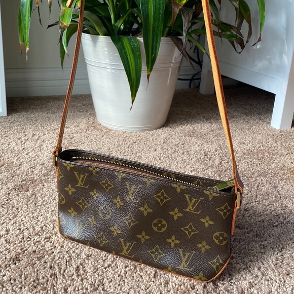 Louis Vuitton Crossbody Bag - Picture 1 of 9